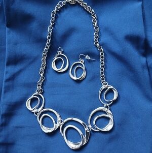 Chic Silver Necklace and Earring Set